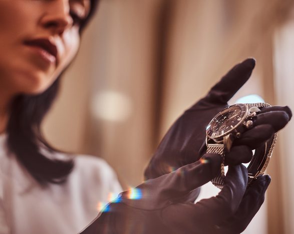 二手錶回收流程-步驟2(專業鑑定)